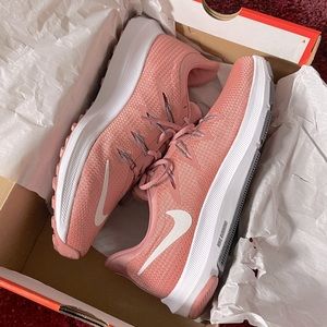 Womens Nike Quest Pink Rust Sneakers